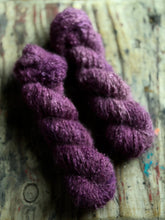 Cargar imagen en el visor de la galería, BURGUNDY BOUCLE
