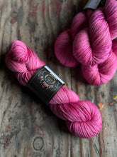 Cargar imagen en el visor de la galería, Merino Superwash SOCK
