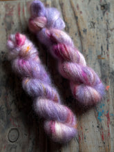 Cargar imagen en el visor de la galería, DOMESTIC SCENE Silky Mohair
