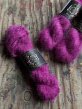 Cargar imagen en el visor de la galería, Kid Mohair Seda Lurex
