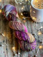 Cargar imagen en el visor de la galería, Cast No Shadow Donegal
