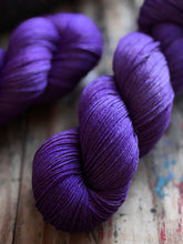 Cargar imagen en el visor de la galería, ULTRA VIOLET
