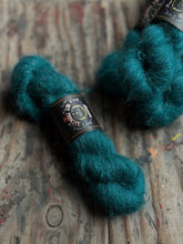 Cargar imagen en el visor de la galería, Kid Mohair Seda Lurex
