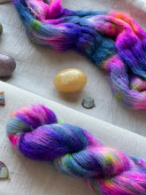 Load image into Gallery viewer, Crepusculario Mohair
